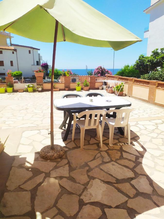 Hotel La Terrazza Sul Mare Marina di Camerota Exterior foto